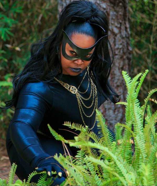 Catwoman (Eartha Kitt) - Batman - Silhouettescosplay - 1